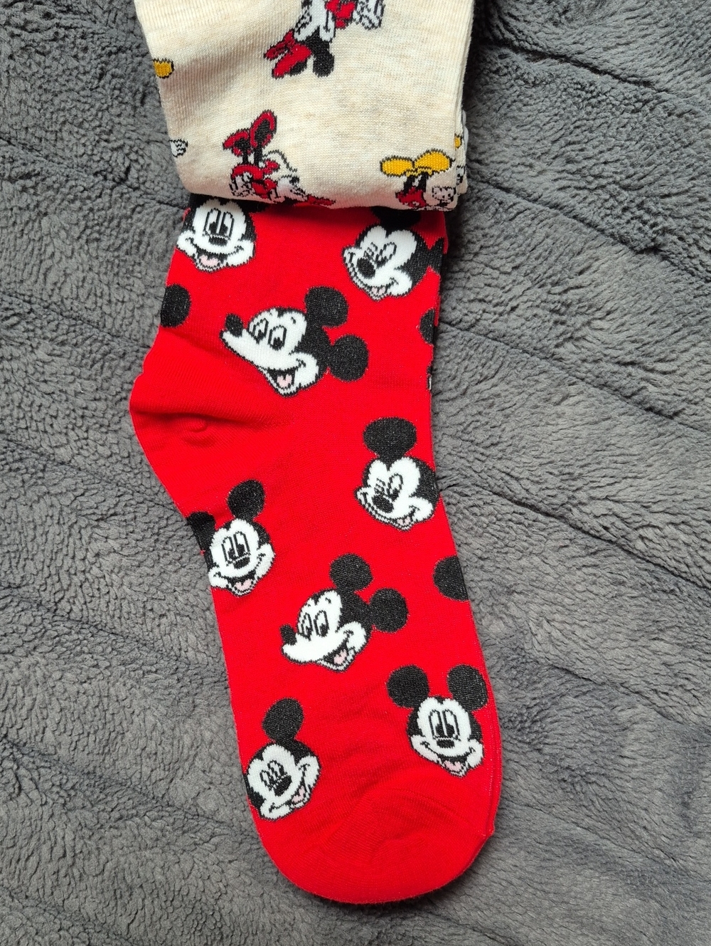 Disney Mickey Mouse 3-Pack Quarter Crew Socks, New With Tags - Picture 7 of 11